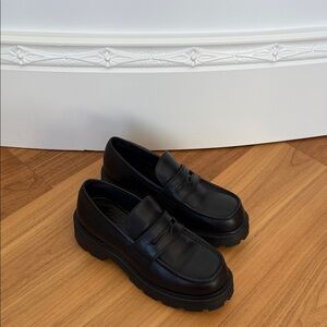 Vagabond Classic Black Loafers